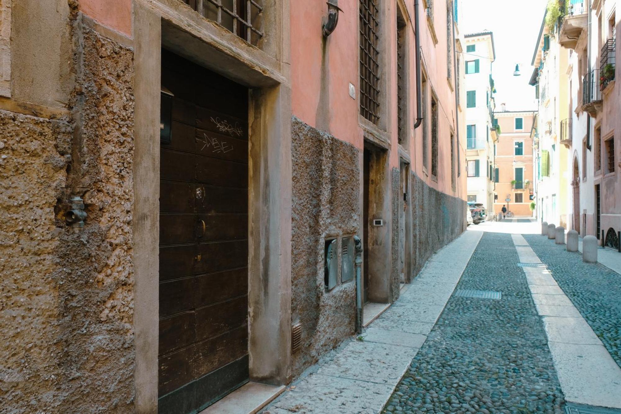 Carega City Center Apartment Verona Buitenkant foto